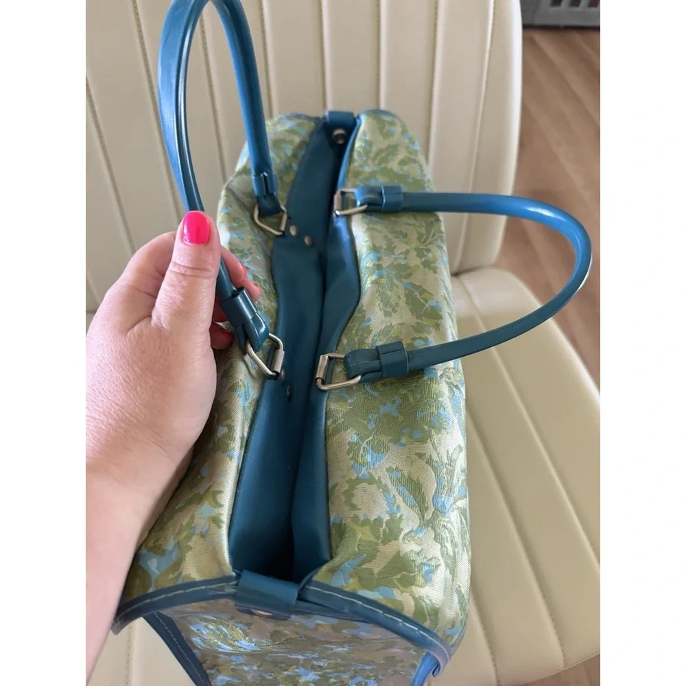 VTG 70s Avon Blue Green Tapestry Sales Rep Carry Case 15